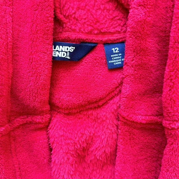 Lands’ End Red Boy’s Bathrobe Size 12 - Picture 3 of 7